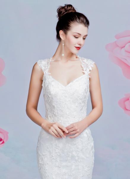 Trompetenkleid aus glitzerndem Tüll mit Illusion-Sabrina-Ausschnitt Ivory I Ivory/Nudé